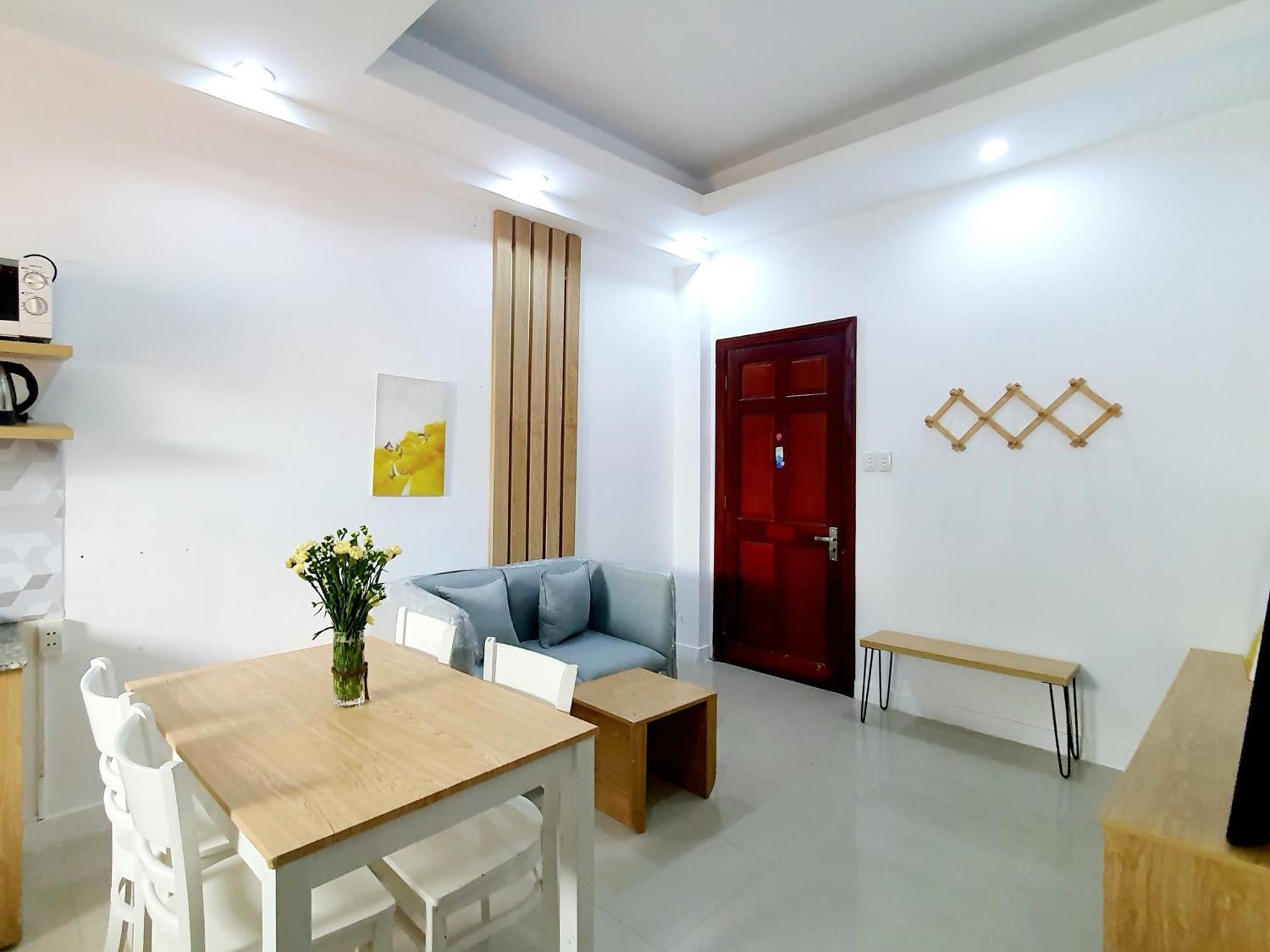 Căn hộ 302 *